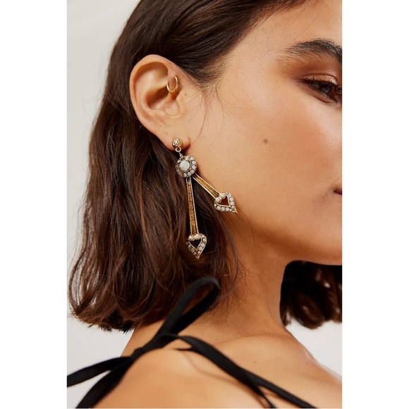 Free People Ariana Ost Paula Dangles Earrings NWT Hearts Crystal Rhinestone Punk - Picture 3 of 8